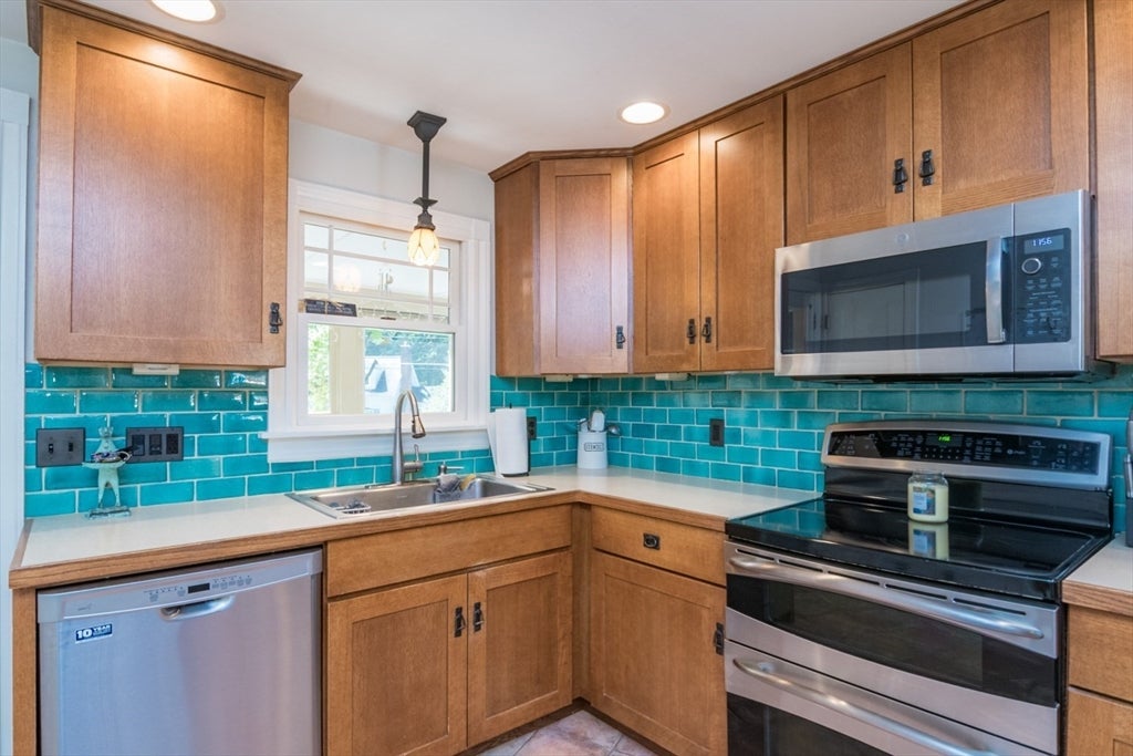 2 Lakeview Ave, Granby, MA, 2 Lakeview Ave, Granby, MA Photo #10