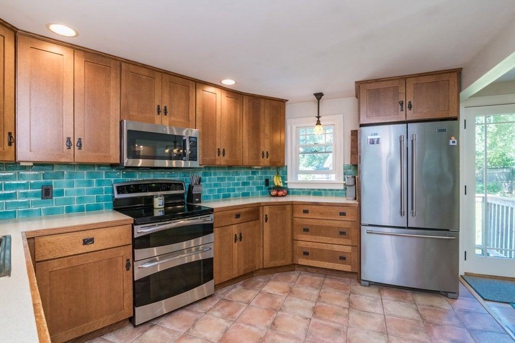 2 Lakeview Ave, Granby, MA, 2 Lakeview Ave, Granby, MA Photo #7