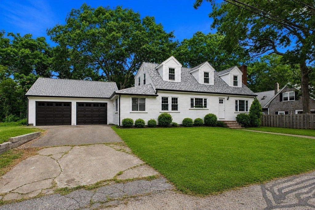 17 Winthrop Rd