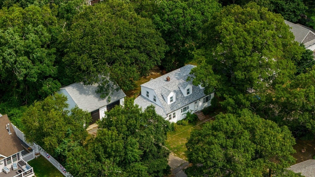17 Winthrop Rd