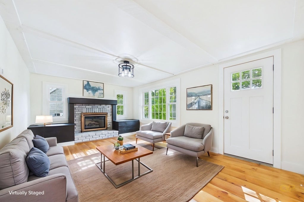 17 Winthrop Rd