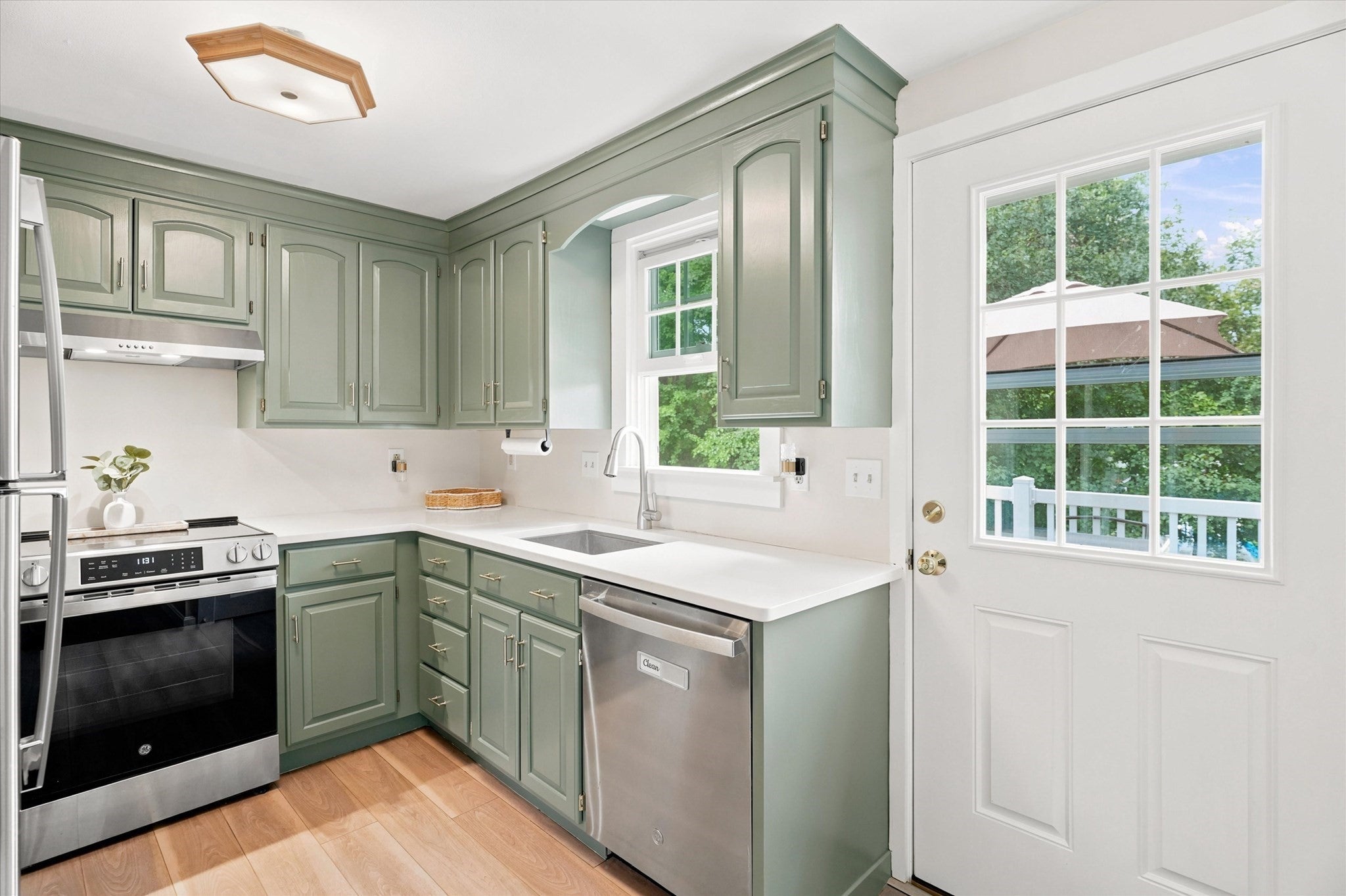 13 Hilltop Dr, Burlington, MA, 13 Hilltop Dr, Burlington, MA Photo #2
