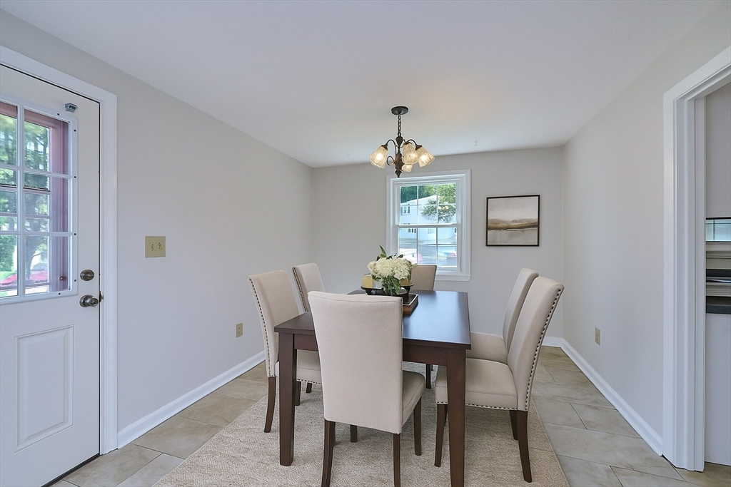 1028 Waverley St 1028