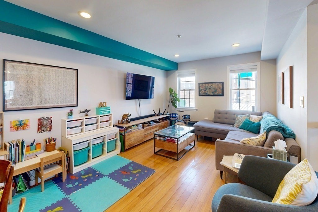 1 Hadley St #1, Boston, MA Photo #4