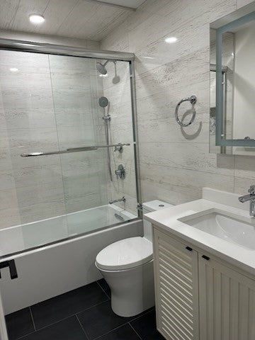 535 Newbury St. 1