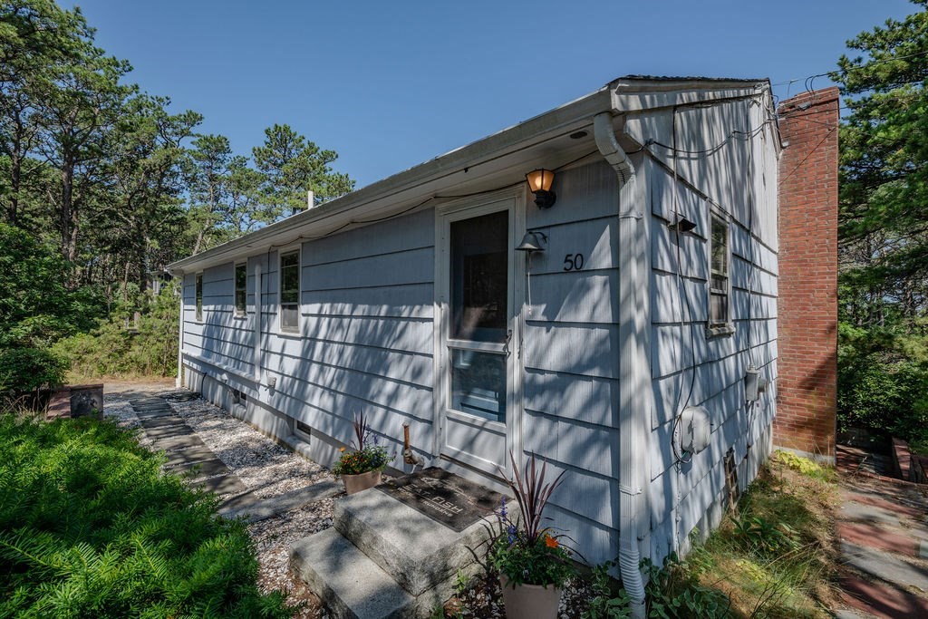 50 Massasoit Rd