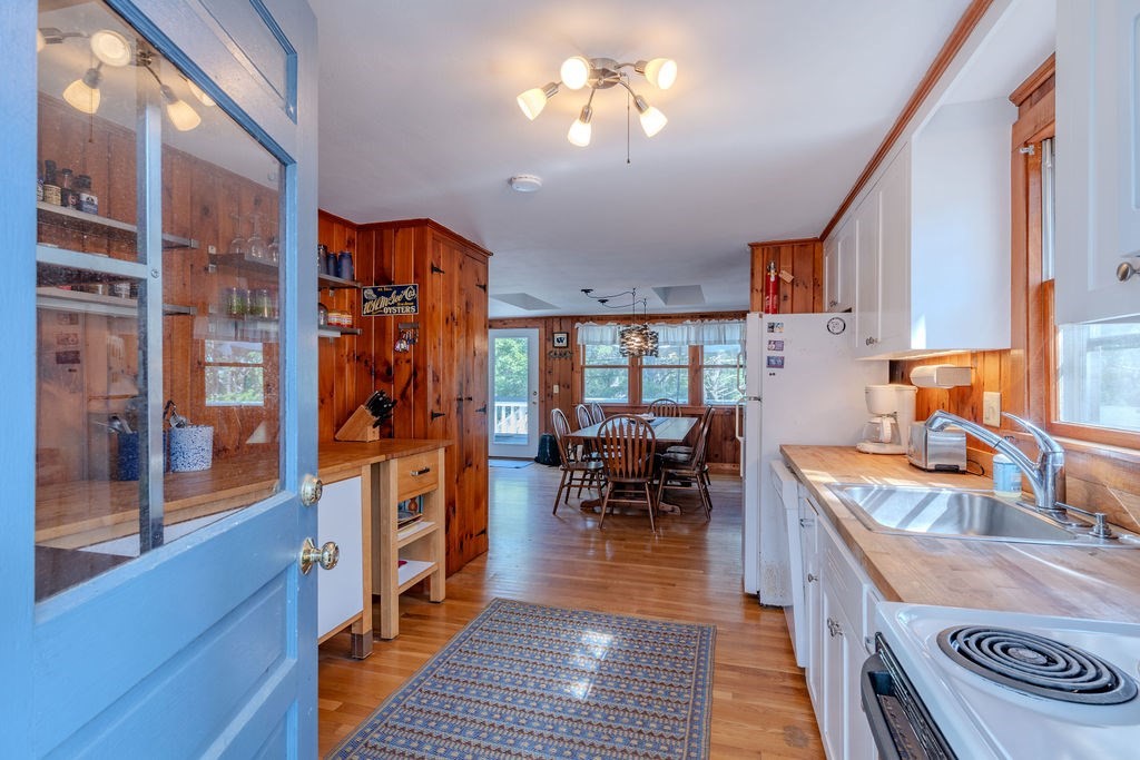 50 Massasoit Rd