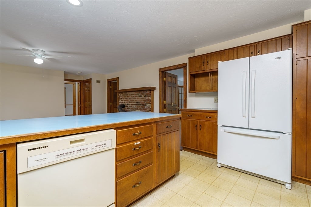 123 Saunders Street, Gardner, MA Photo #16