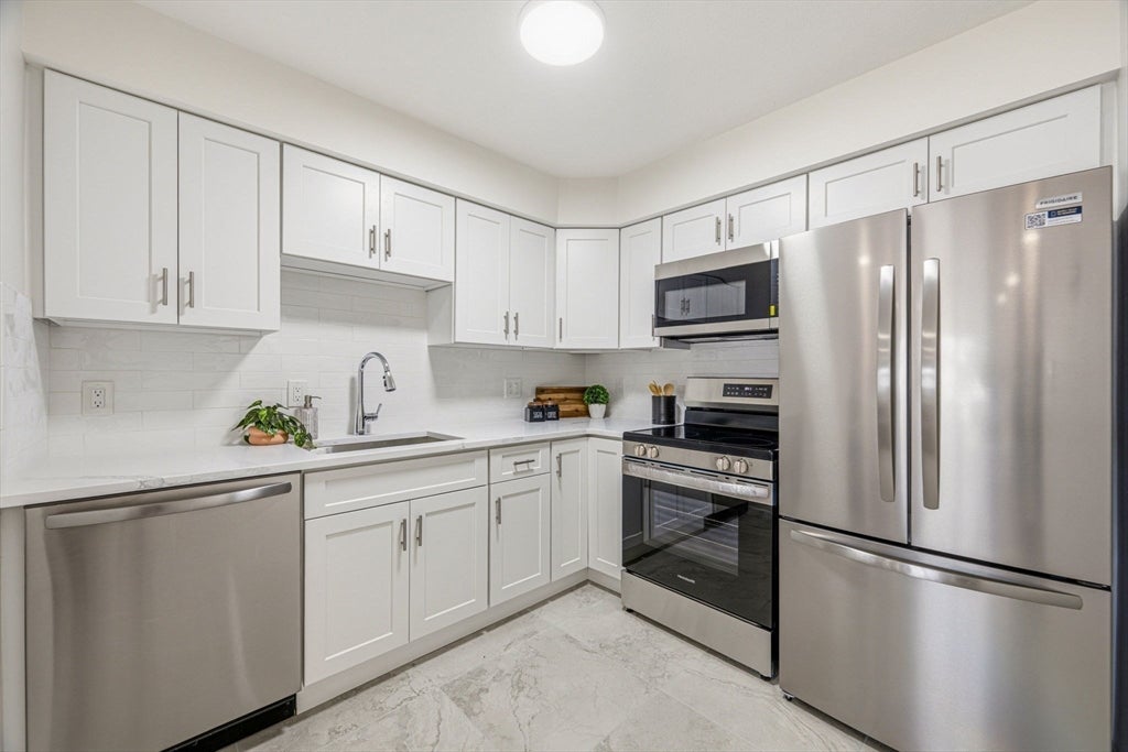 595 Revere Beach Pkwy #40, Revere, MA, 595 Revere Beach Pkwy #40, Revere, MA Photo #7