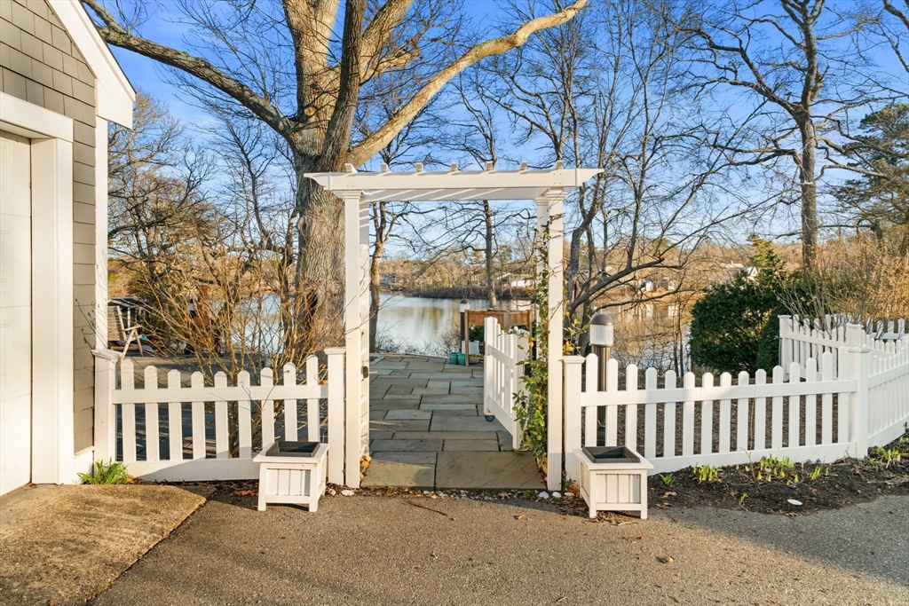 330 Long Pond Dr