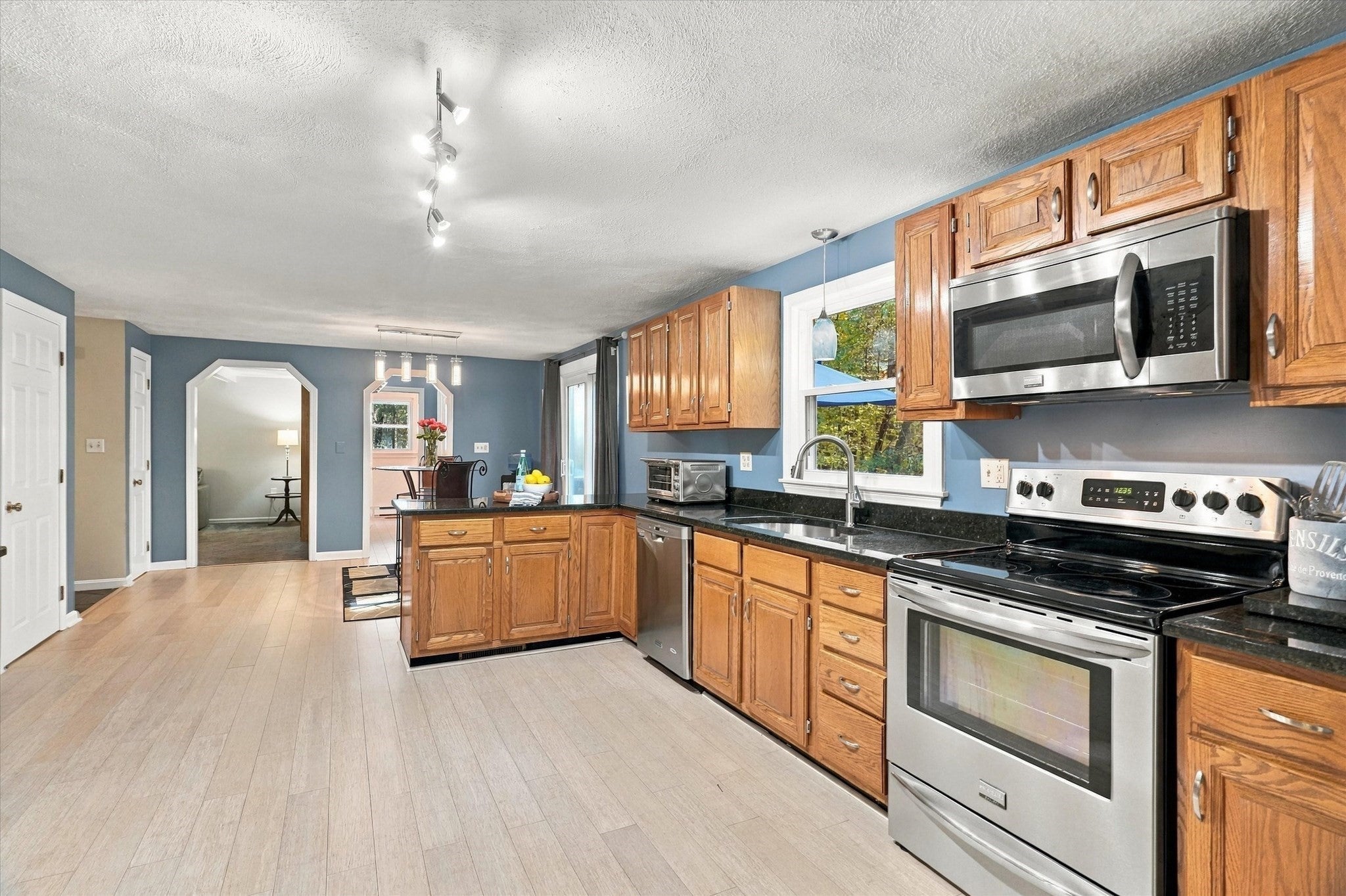 8 Montclair Ave, Andover, MA, 8 Montclair Ave, Andover, MA Photo #11