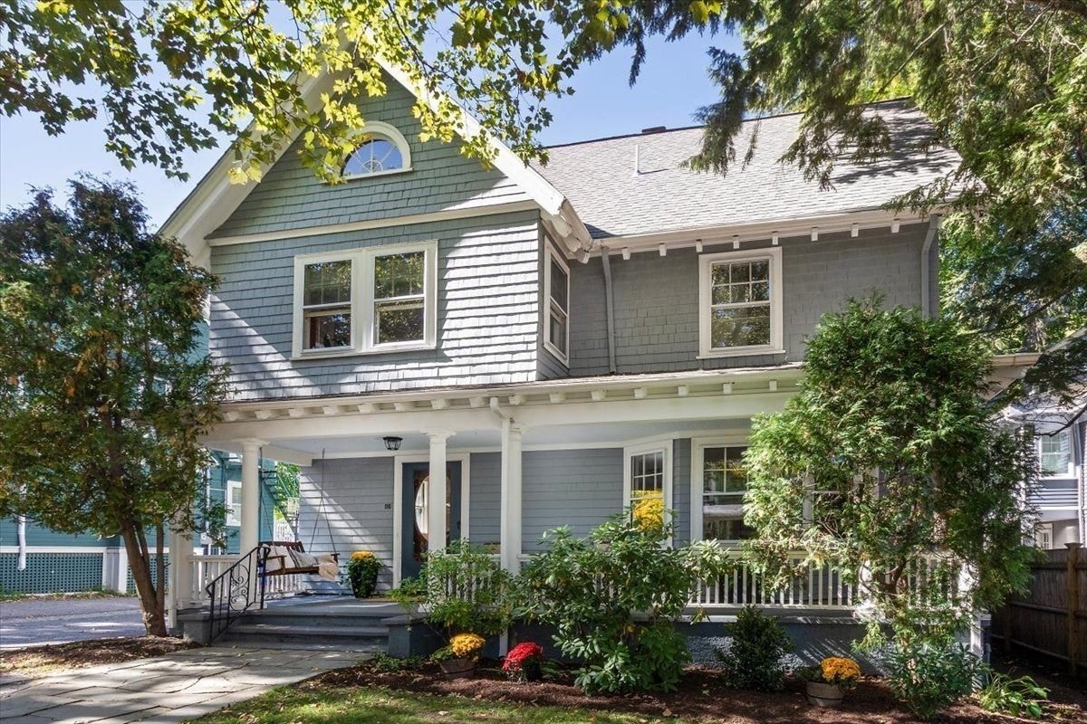 Photo of 116 Fuller St, Brookline, MA
