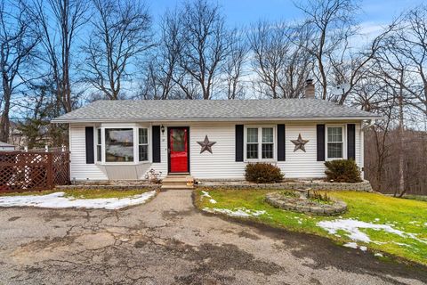 37 Lombard Ave Amesbury MA 01913