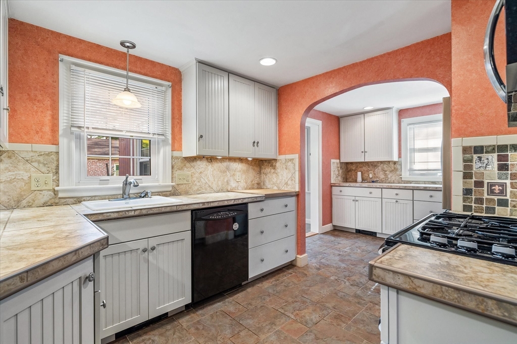 122 Holden St