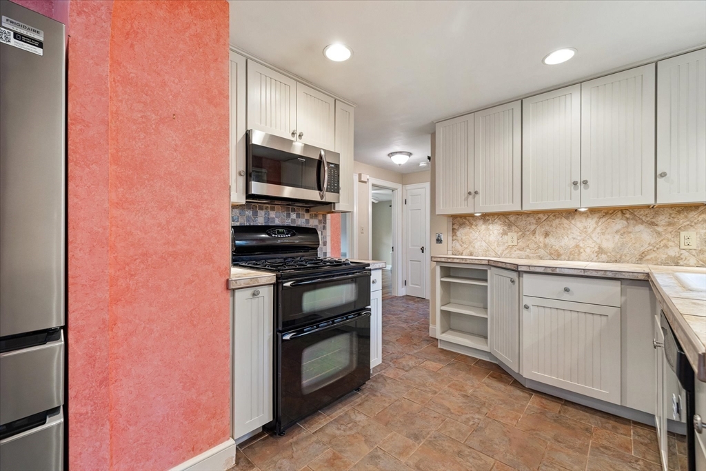 122 Holden St