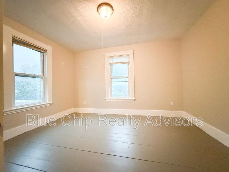 23 Taylor Street #2, Gloucester, MA Photo #6