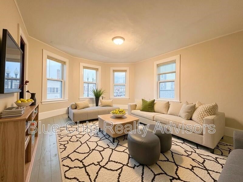23 Taylor Street #2, Gloucester, MA Photo #2