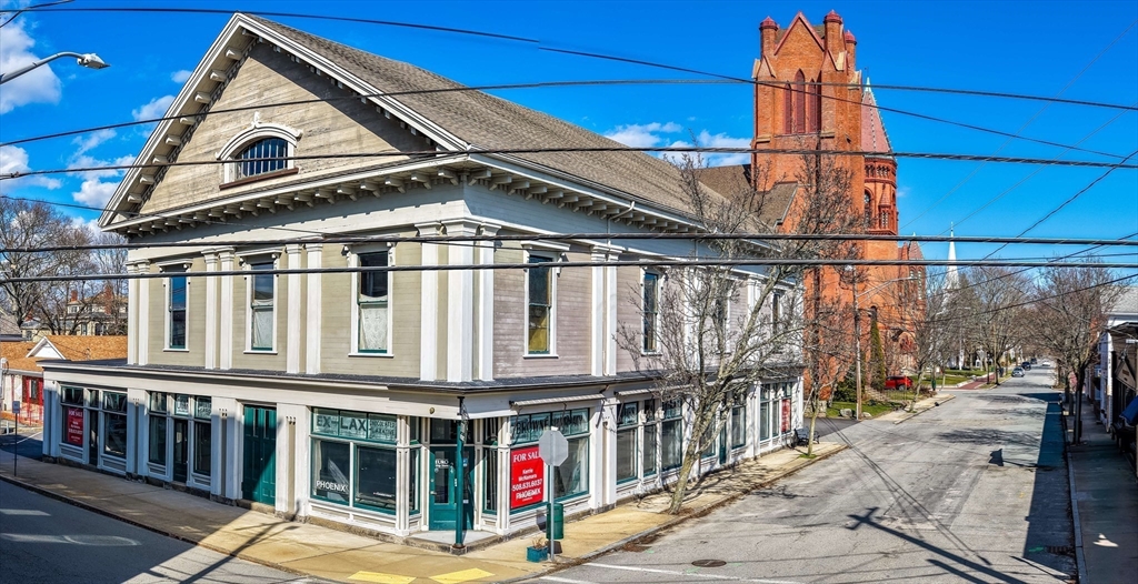 24 Center St