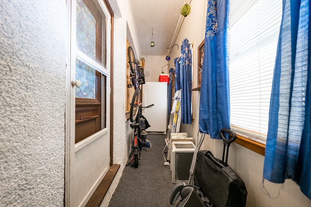 New Bedford, Massachusetts 02745, United States, 3 Bedrooms Bedrooms, ,1 BathroomBathrooms,Residential,Active,158950