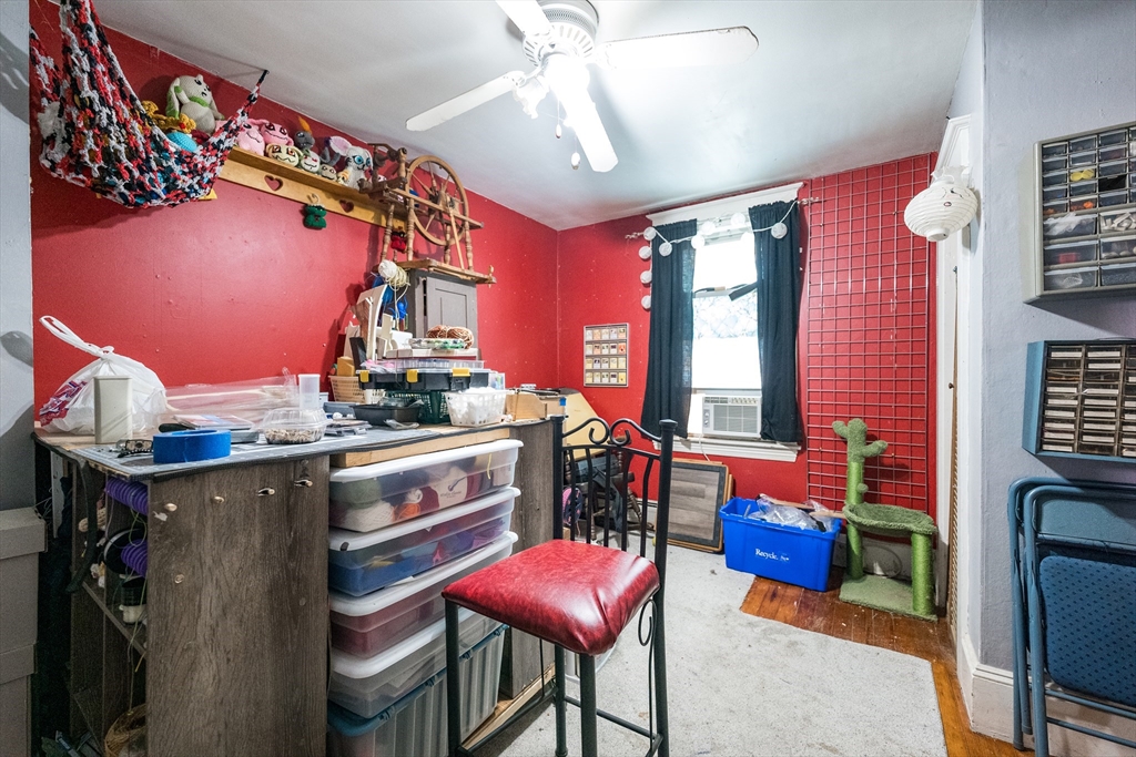 New Bedford, Massachusetts 02745, United States, 3 Bedrooms Bedrooms, ,1 BathroomBathrooms,Residential,Active,158950