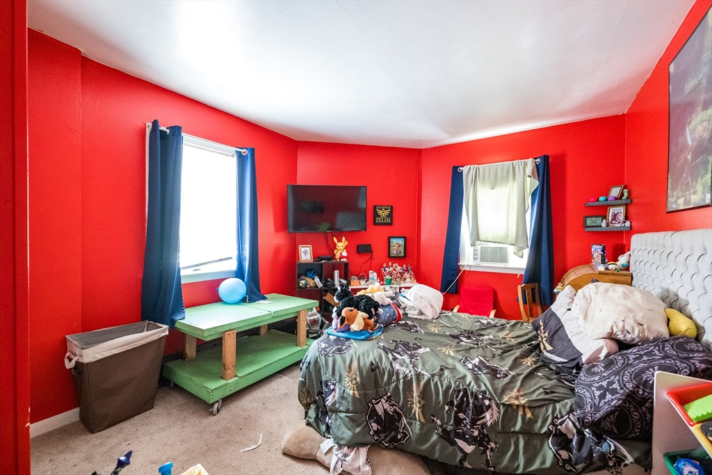 New Bedford, Massachusetts 02745, United States, 3 Bedrooms Bedrooms, ,1 BathroomBathrooms,Residential,Active,158950