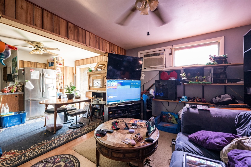 New Bedford, Massachusetts 02745, United States, 3 Bedrooms Bedrooms, ,1 BathroomBathrooms,Residential,Active,158950