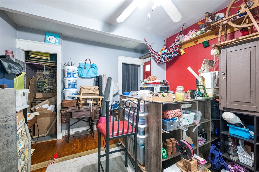 New Bedford, Massachusetts 02745, United States, 3 Bedrooms Bedrooms, ,1 BathroomBathrooms,Residential,Active,158950