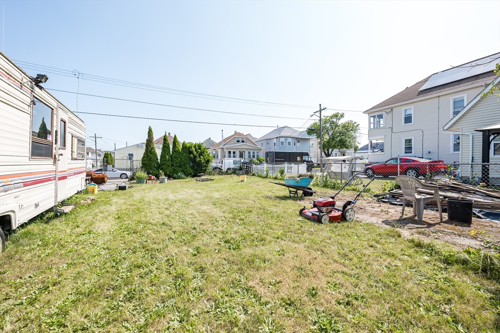 New Bedford, Massachusetts 02745, United States, 3 Bedrooms Bedrooms, ,1 BathroomBathrooms,Residential,Active,158950