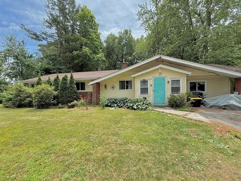 46 Barry Rd Worcester MA 01609