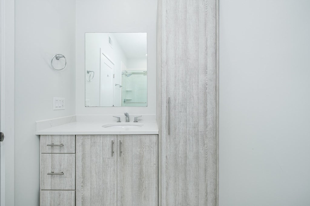 1540 N Shore Road #305, Revere, MA Photo #6