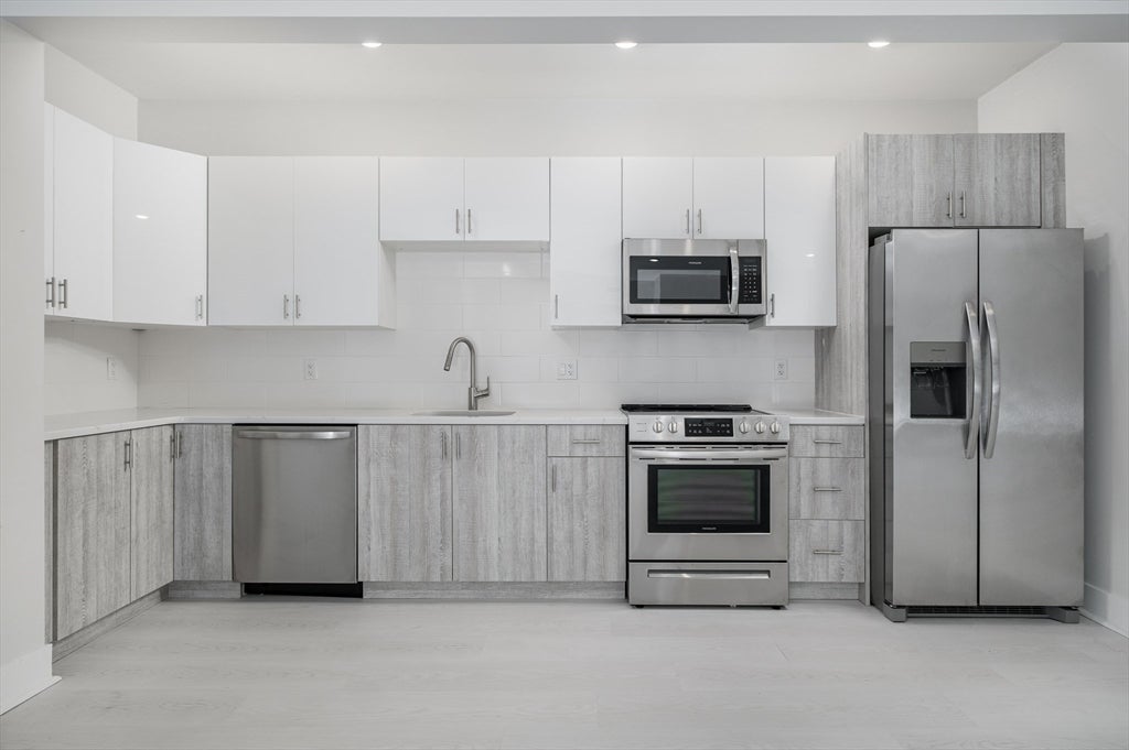 1540 N Shore Road #305, Revere, MA Photo #2