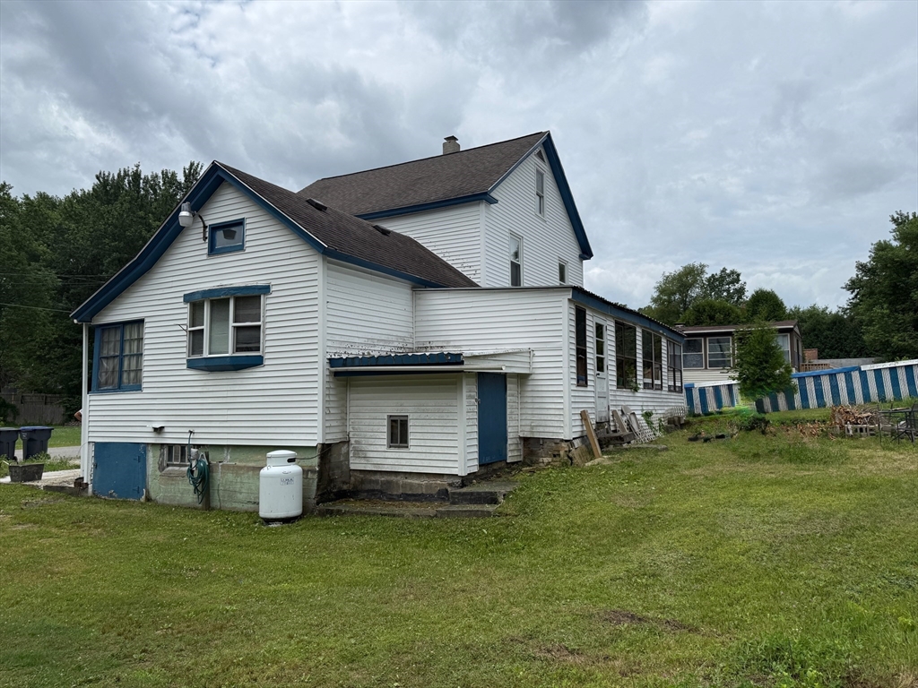 27 Warwick Ave
