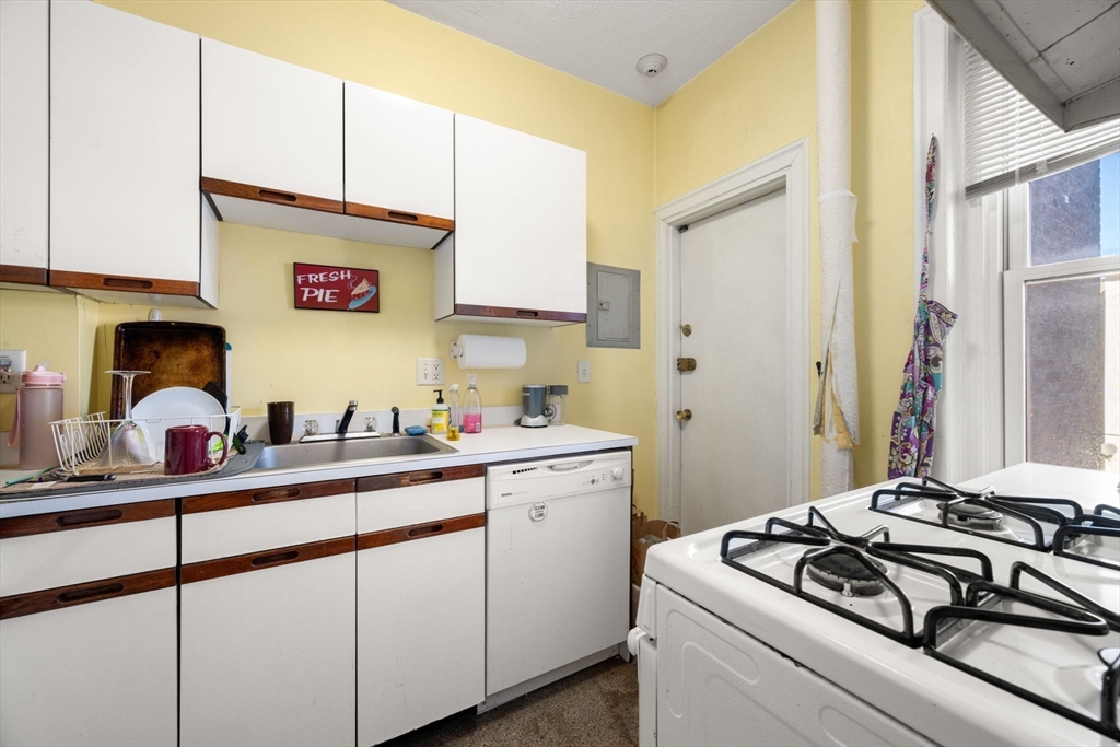 1263 Commonwealth Ave 4