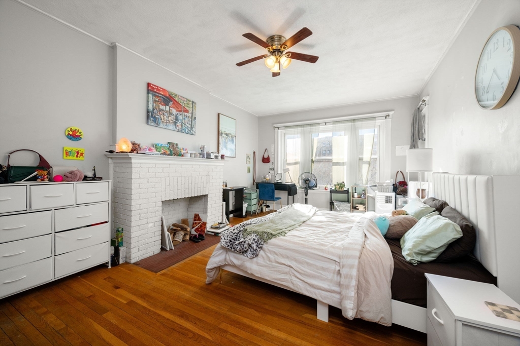 1263 Commonwealth Ave 4