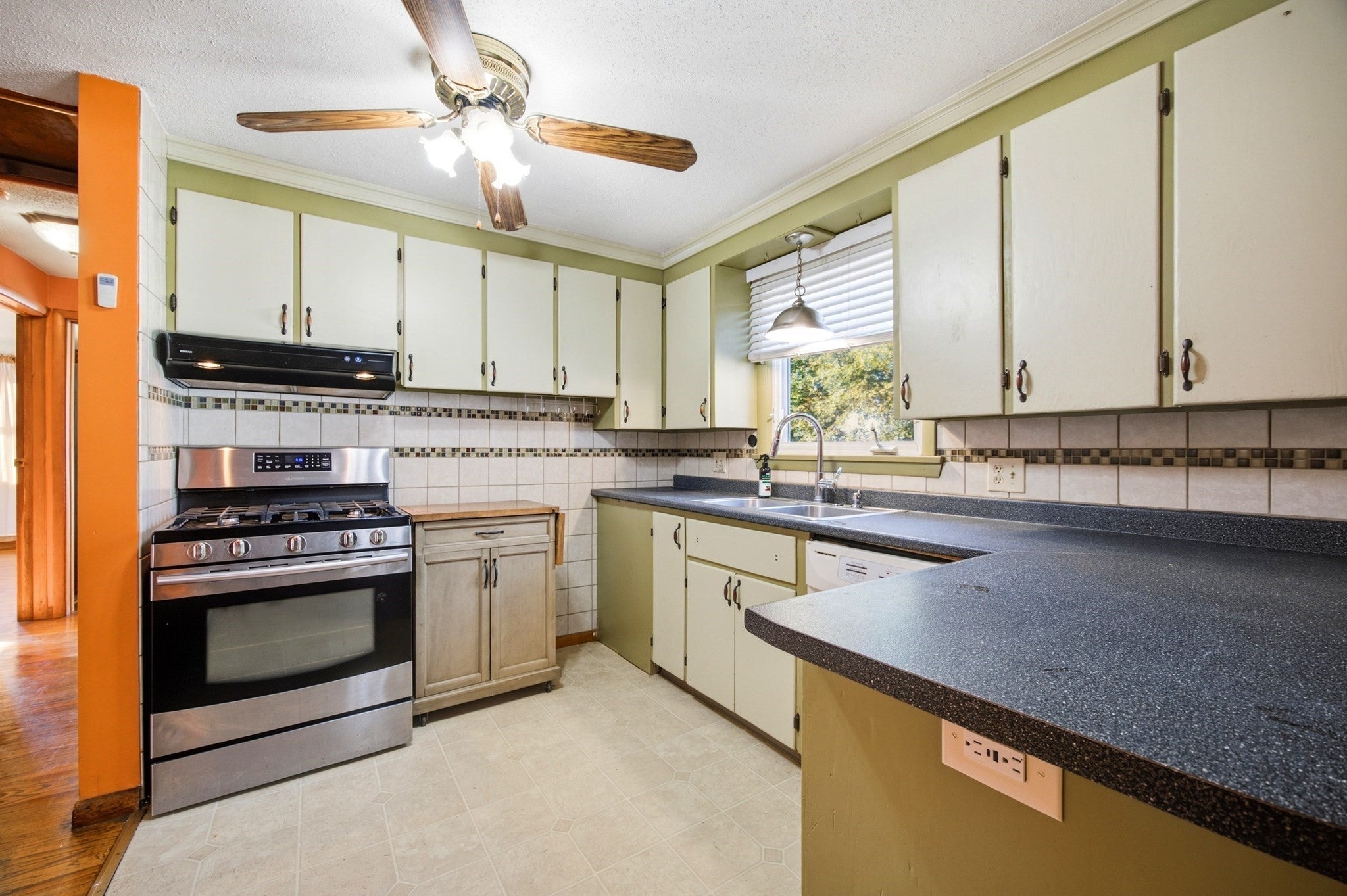 42 Paulson Dr, West Springfield, MA, 42 Paulson Dr, West Springfield, MA Photo #7