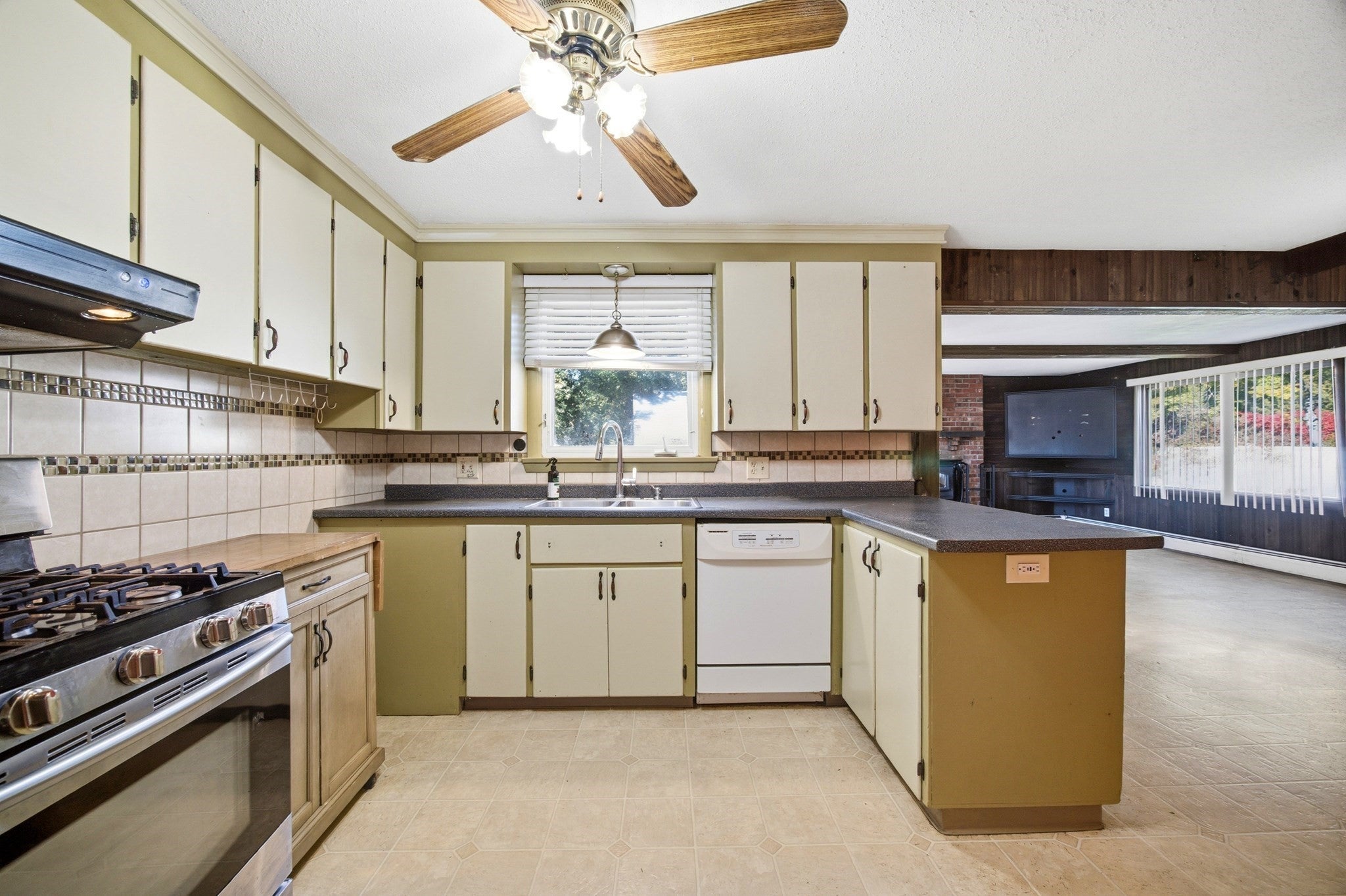 42 Paulson Dr, West Springfield, MA, 42 Paulson Dr, West Springfield, MA Photo #8