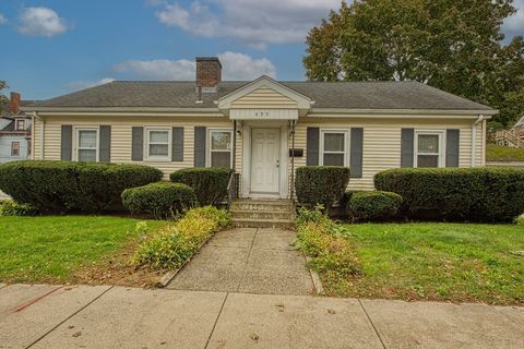 499 Maple St Fall River MA 02720