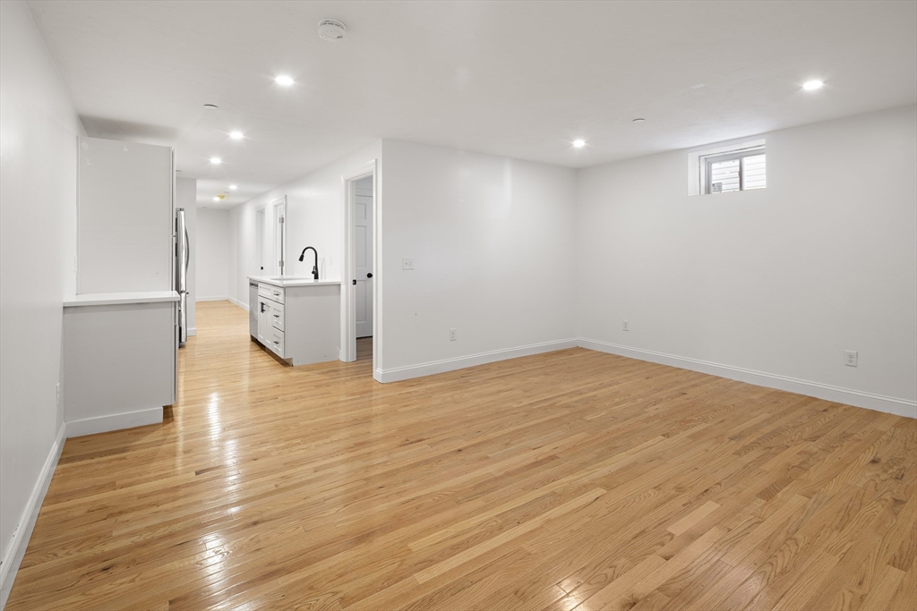 Revere, Massachusetts 02151, United States, 4 Bedrooms Bedrooms, ,3 BathroomsBathrooms,Residential,Active,78292