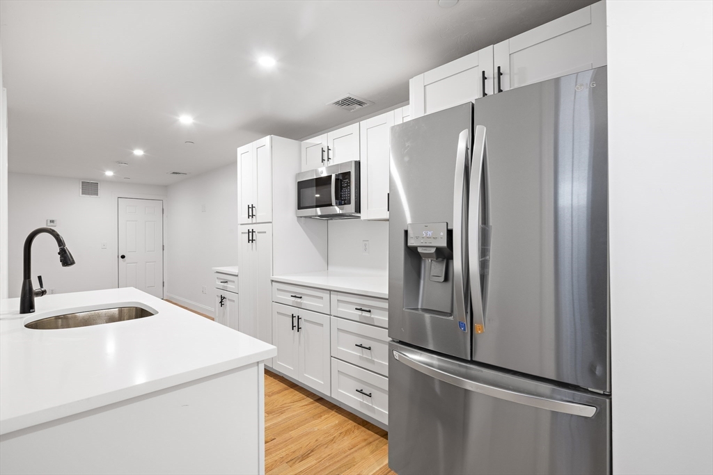 Revere, Massachusetts 02151, United States, 4 Bedrooms Bedrooms, ,3 BathroomsBathrooms,Residential,Active,78292