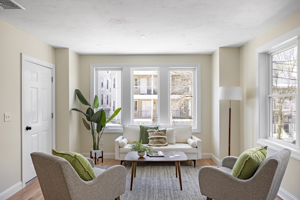 Revere, Massachusetts 02151, United States, 4 Bedrooms Bedrooms, ,3 BathroomsBathrooms,Residential,Active,78292