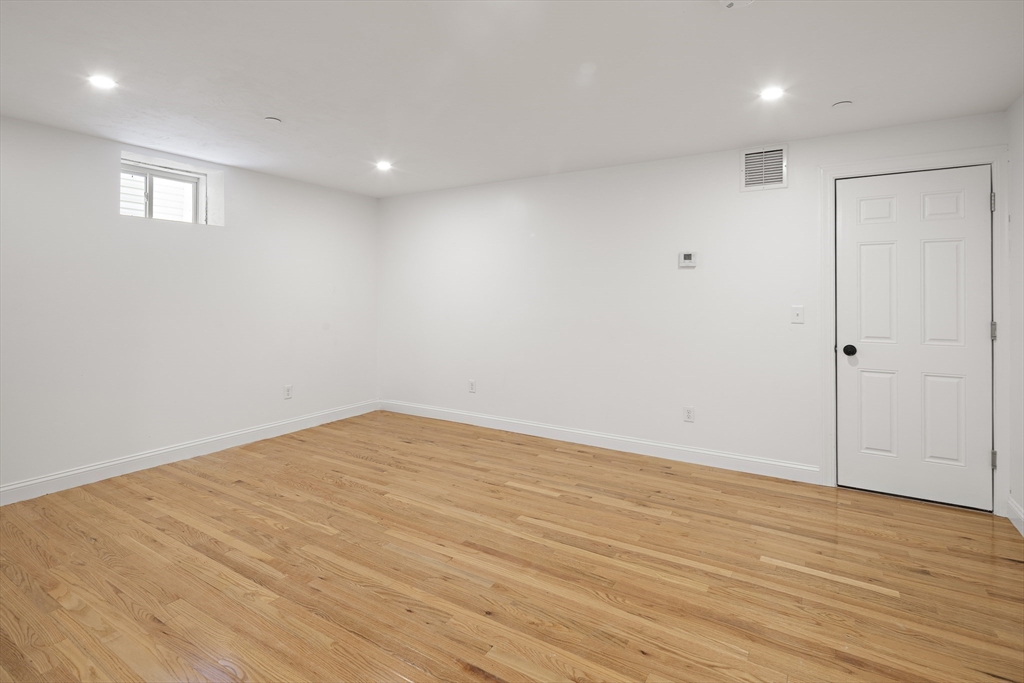 Revere, Massachusetts 02151, United States, 4 Bedrooms Bedrooms, ,3 BathroomsBathrooms,Residential,Active,78292