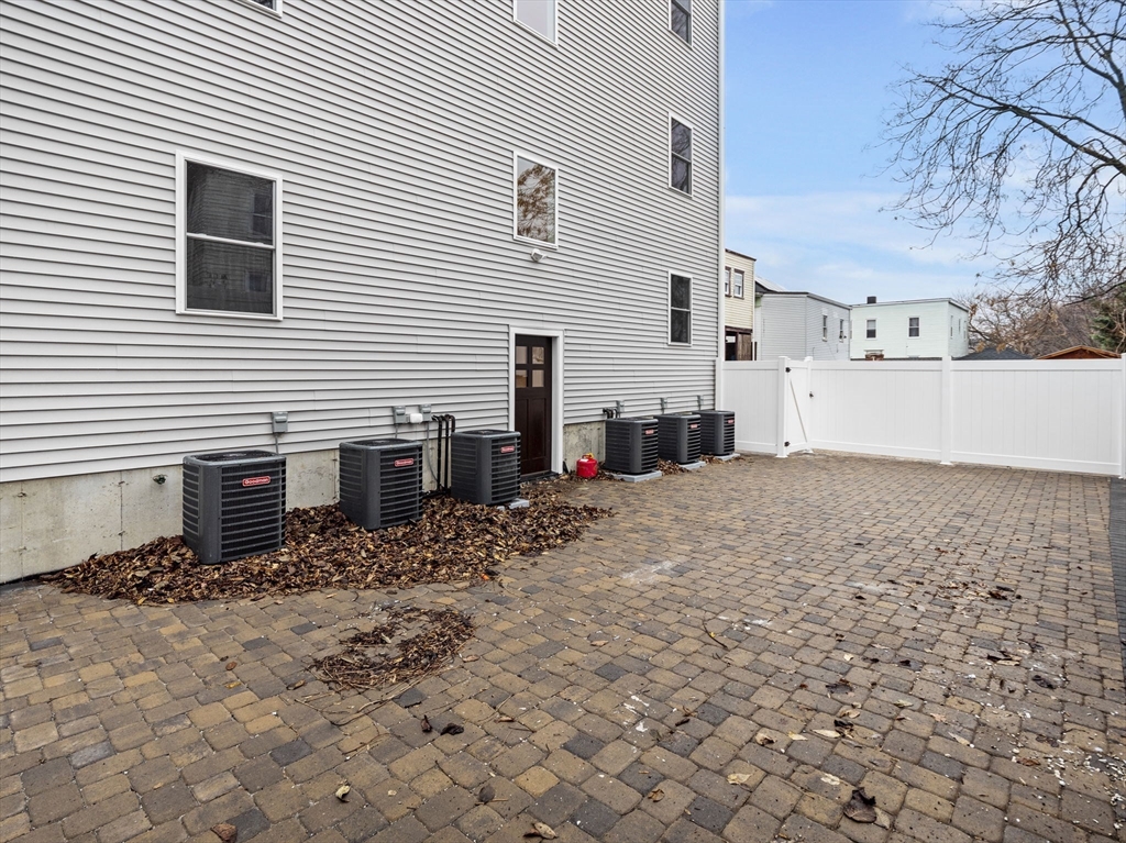 Revere, Massachusetts 02151, United States, 4 Bedrooms Bedrooms, ,3 BathroomsBathrooms,Residential,Active,78292