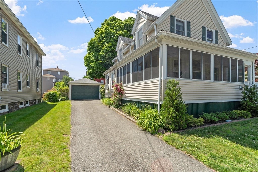 140 Lake View Ave