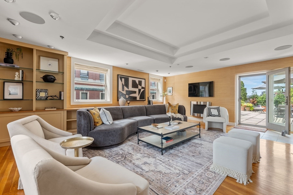 57 E Concord St 9