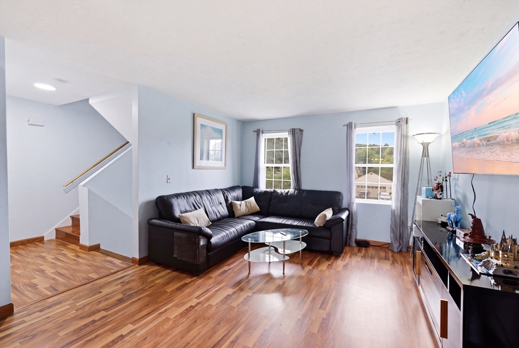 37 Grammont Road, Worcester, MA, 37 Grammont Road, Worcester, MA Photo #4