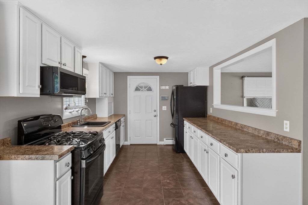 165 Swansom Rd, Swansea, MA Photo #12