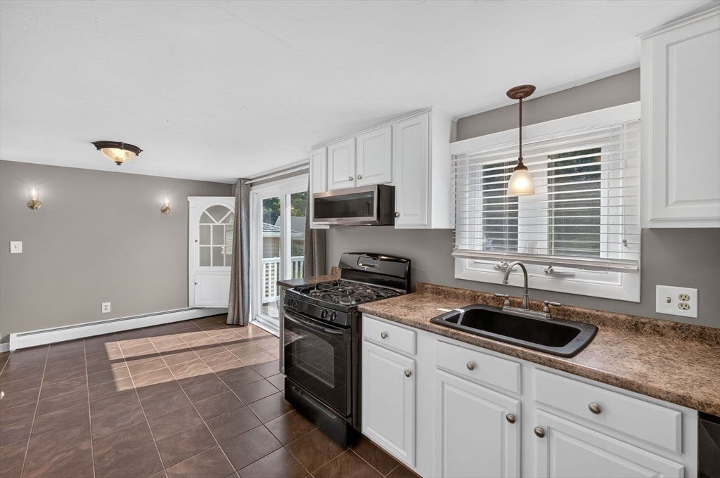 165 Swansom Rd, Swansea, MA Photo #14