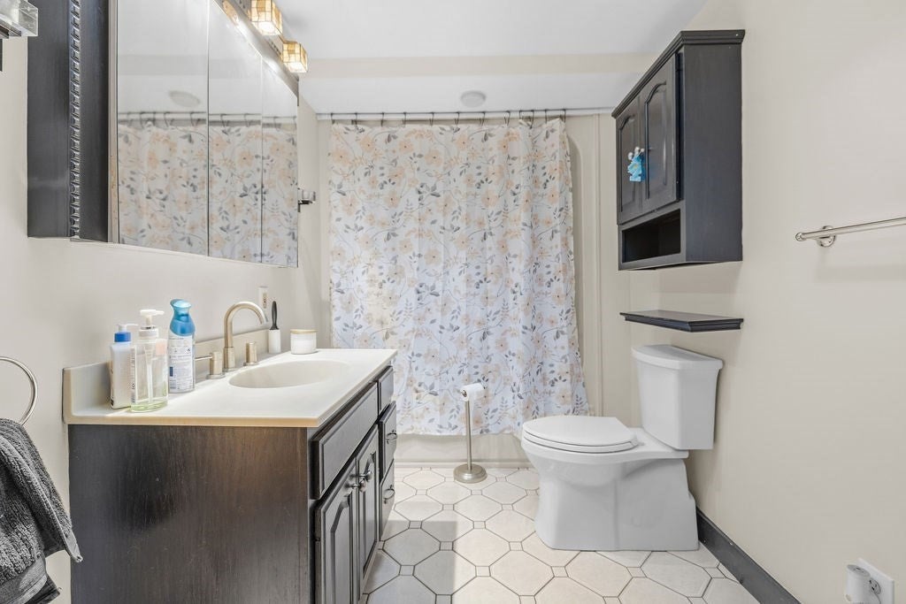 950 Glen St, New Bedford, MA, 950 Glen St, New Bedford, MA Photo #28
