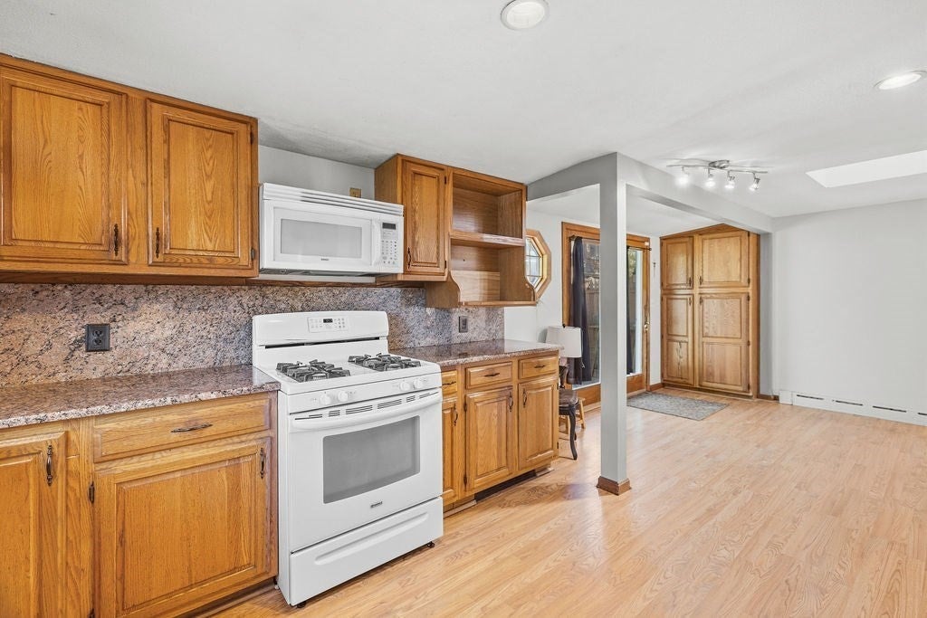 950 Glen St, New Bedford, MA, 950 Glen St, New Bedford, MA Photo #26