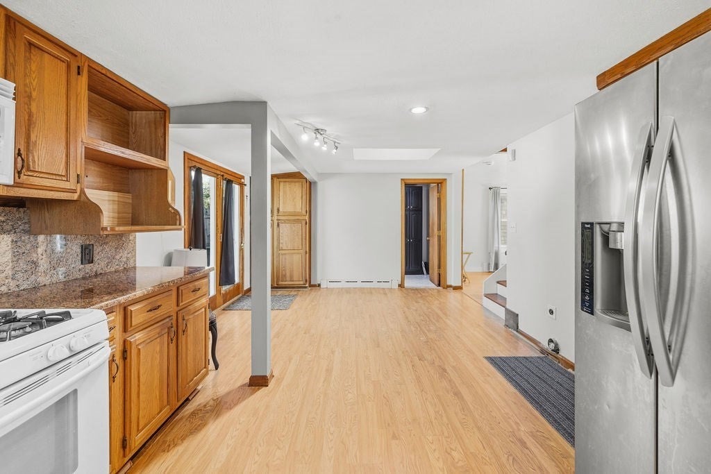 950 Glen St, New Bedford, MA, 950 Glen St, New Bedford, MA Photo #25